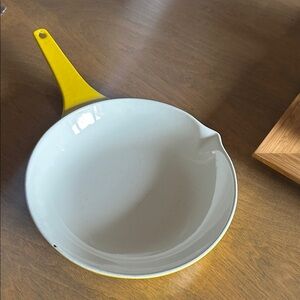 Source Unknown(vintage?) Yellow cast iron enamel Skillet